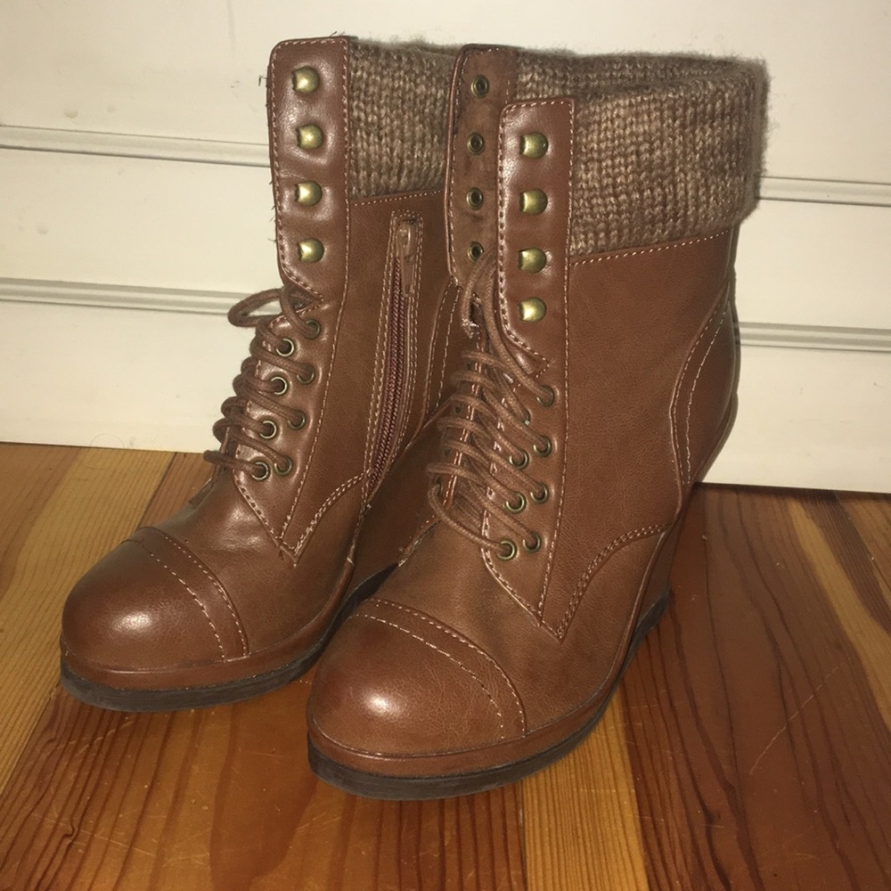 Wedged Boots